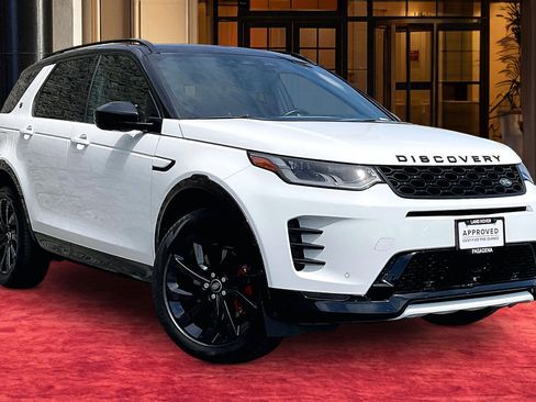 Used 2024 Land Rover Discovery Sport Dynamic SE AWD/4WD image 2