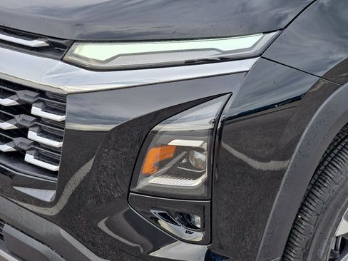 New 2026 Chevrolet Equinox LT w/ Convenience Package II FWD image 5