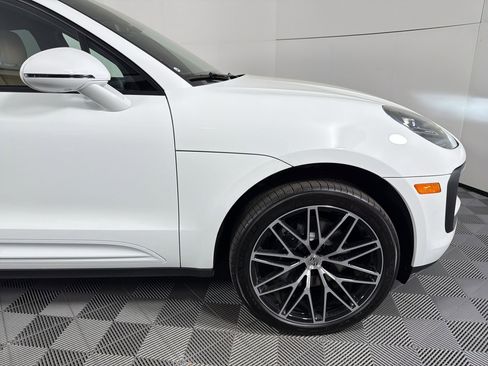 Used 2026 Porsche Macan AWD/4WD image 12