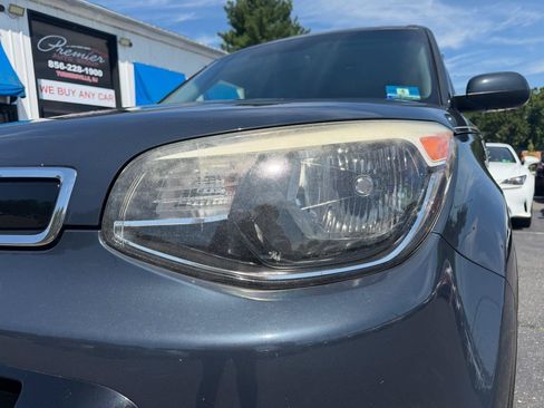 Used 2016 Kia Soul + w/ Audio Package FWD image 29