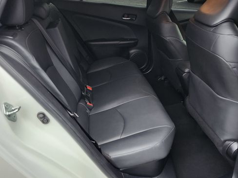 Used 2017 Toyota Prius Four image 22