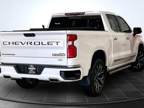 Used 2024 Chevrolet Silverado 1500 High Country w/ Technology Package AWD/4WD image 2