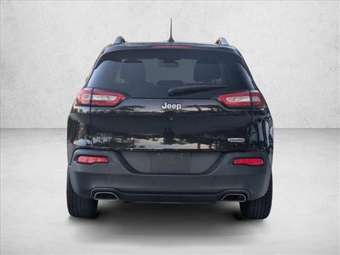 Used 2016 Jeep Cherokee Latitude image 5