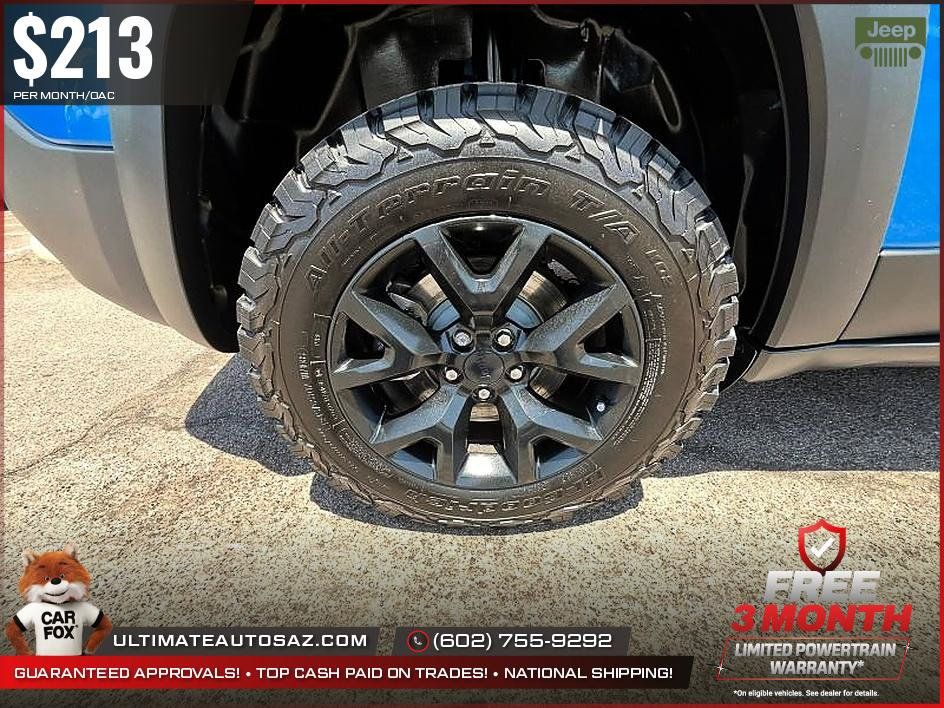Used 2017 Jeep Cherokee Trailhawk w/ Comfort/Convenience Group AWD/4WD image 19