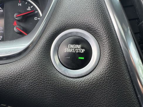 Used 2023 Chevrolet Traverse Premier image 22