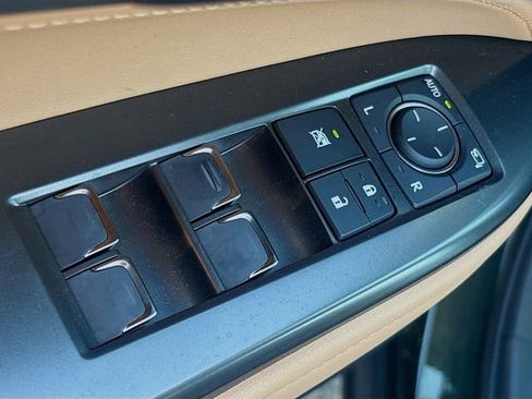 Used 2025 Lexus NX 250 FWD w/ Towing Package (2000 Lbs) image 22