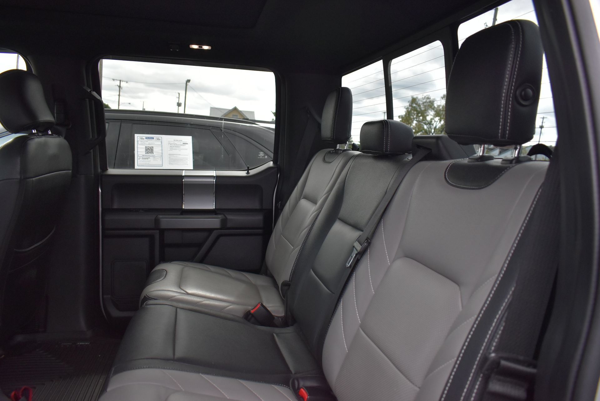 Used 2017 Ford F150 XLT w/ Equipment Group 302A Luxury AWD/4WD image 15