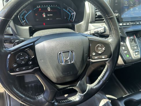 Used 2018 Honda Odyssey Elite image 5