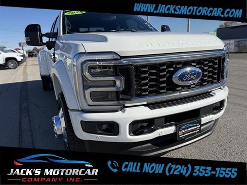 Used 2025 Ford F450 Platinum w/ FX4 Off-Road Package image 12