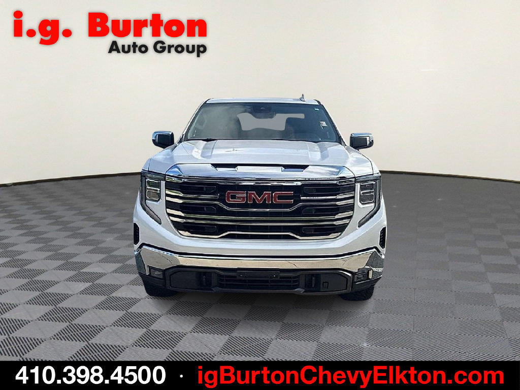 Used 2023 GMC Sierra 1500 SLT w/ SLT Convenience Package AWD/4WD image 2