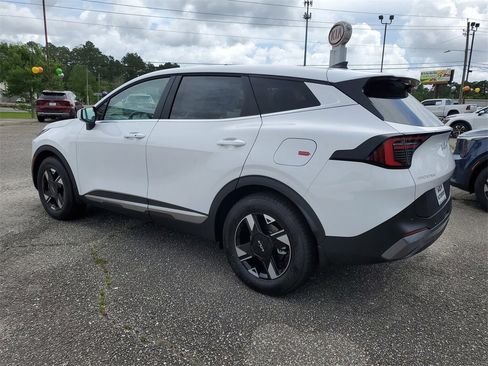 New 2026 Kia Sportage LX image 3