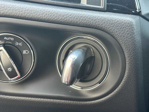 Certified 2025 Porsche Macan image 23