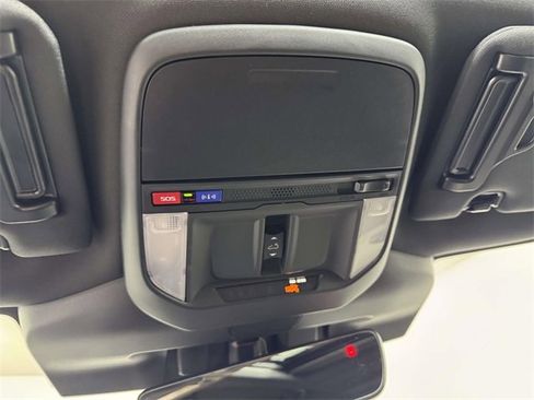 Certified 2025 Subaru Forester Limited image 25