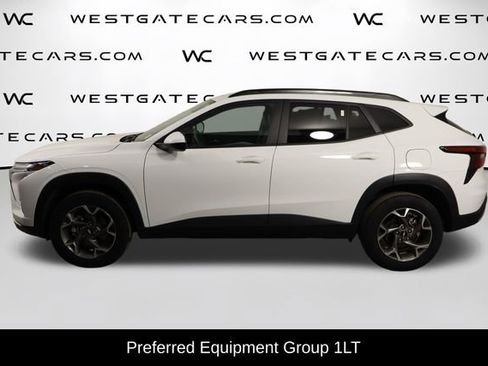 Used 2025 Chevrolet Trax LT FWD image 5