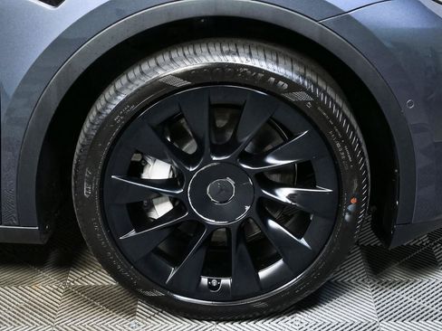 Used 2022 Tesla Model Y Long Range AWD/4WD image 35