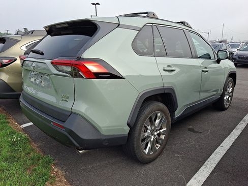 Used 2020 Toyota RAV4 XLE Premium AWD/4WD image 6