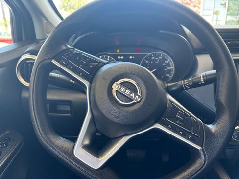 Used 2025 Nissan Versa SV FWD image 27