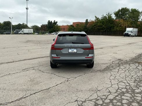 Used 2021 Volvo XC60 T5 Momentum w/ Premium Package AWD/4WD image 3