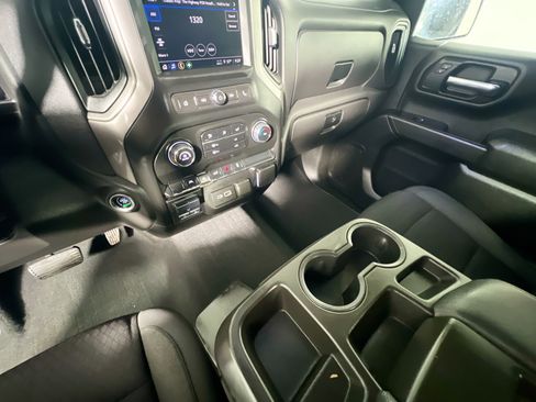Used 2023 Chevrolet Silverado 1500 Custom image 26