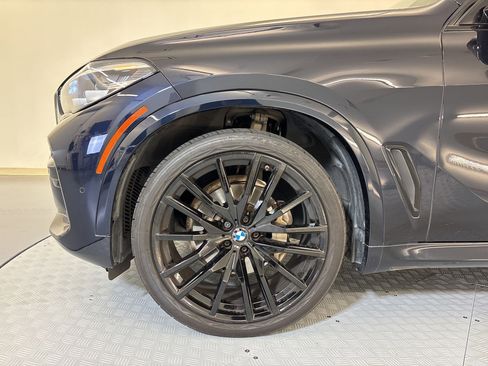 Used 2023 BMW X5 xDrive40i w/ M Sport Package image 11