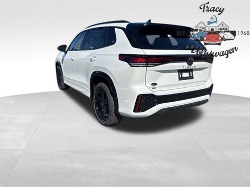 New 2025 Volkswagen Tiguan SE R-Line image 5