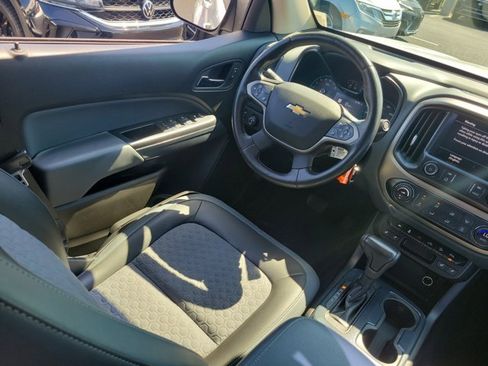 Used 2019 Chevrolet Colorado Z71 image 3