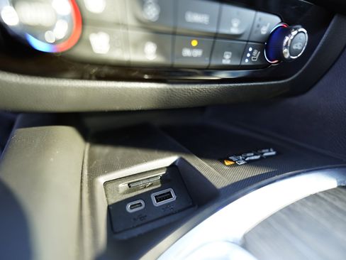 Used 2024 Buick Enclave Avenir w/ Avenir Technology Package image 32