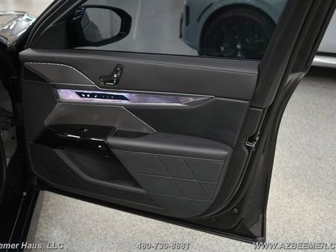 Used 2024 BMW i7 M70 w/ Executive Package image 39