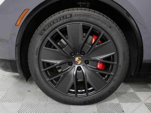 New 2026 Porsche Macan GTS Electric image 17