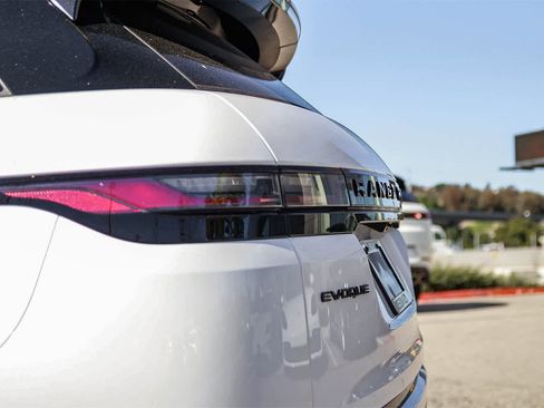 New 2026 Land Rover Range Rover Evoque S image 7