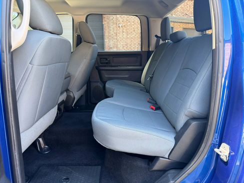 Used 2014 RAM 1500 Express RWD image 18