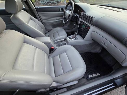 Used 2004 Volkswagen Passat GLS FWD image 12