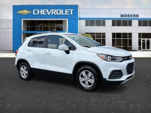 Used 2021 Chevrolet Trax LT w/ Driver Confidence Package FWD image 5