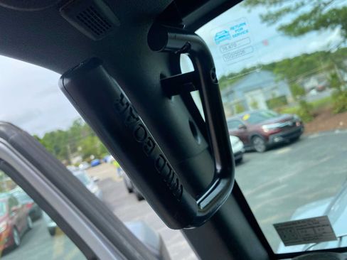 Used 2018 Jeep Wrangler Unlimited Sport AWD/4WD image 32