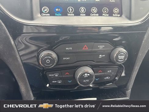 Used 2017 Chrysler 300 S image 27