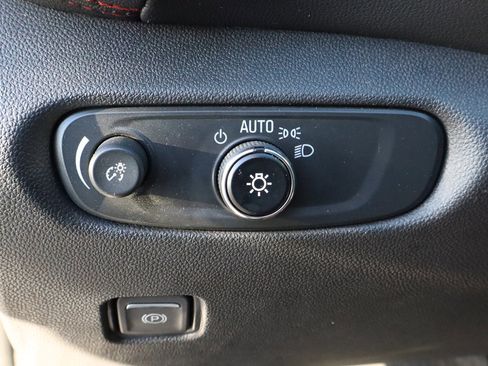 Used 2025 Chevrolet Blazer RS image 16