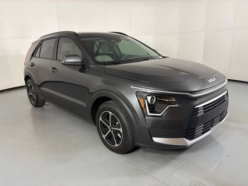 New 2026 Kia Niro EX FWD image 2