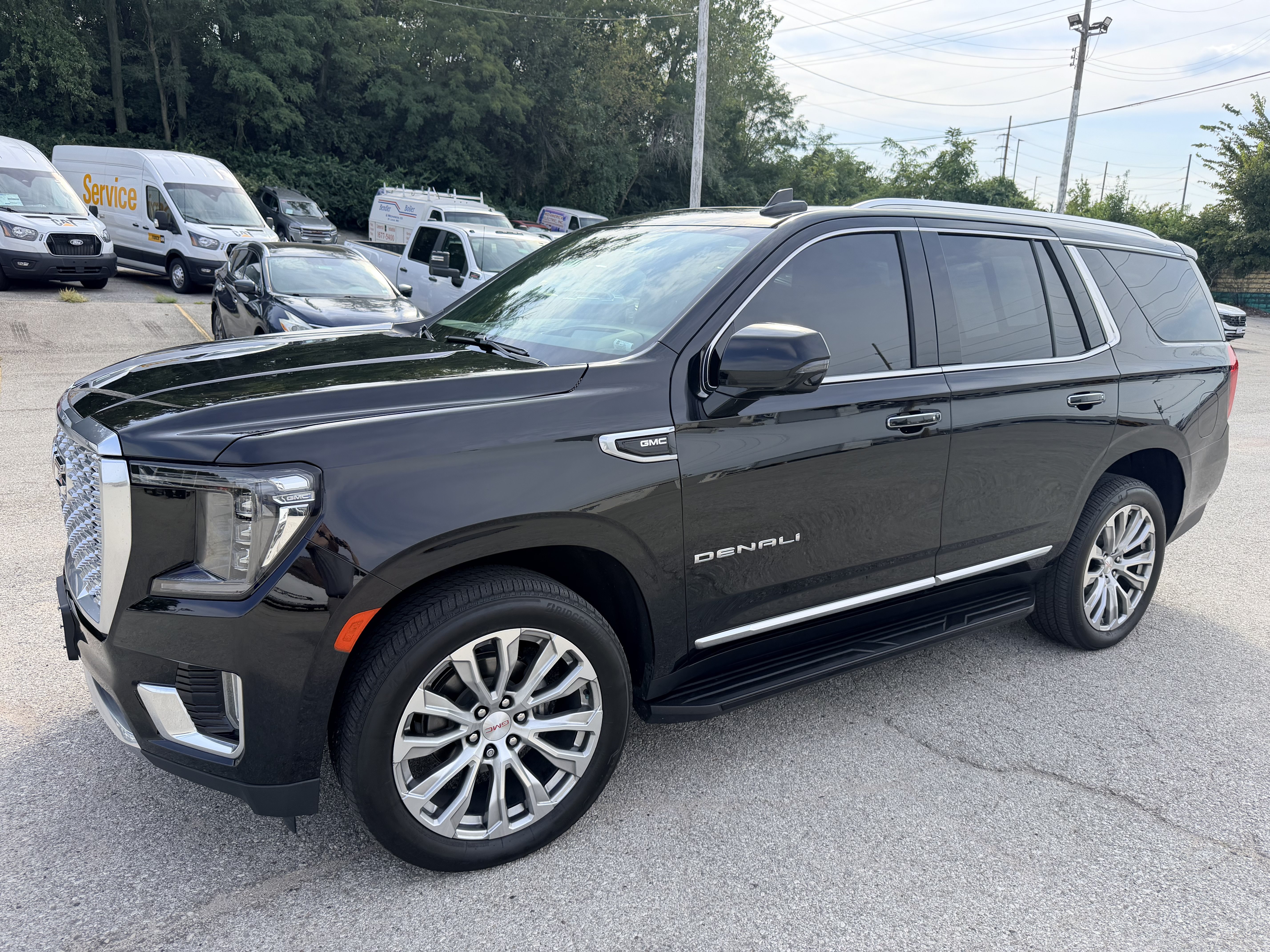 Used 2022 GMC Yukon Denali AWD/4WD image 3