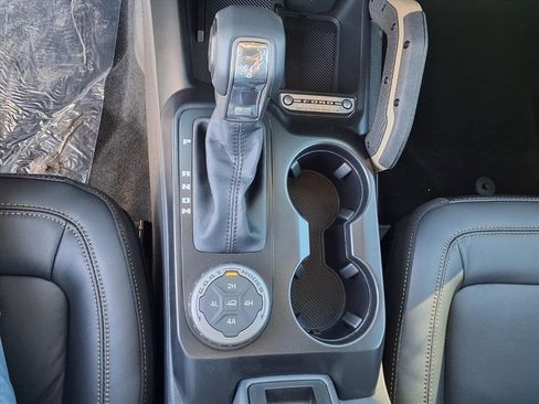 New 2025 Ford Bronco Badlands image 14