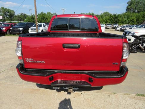 Used 2015 Toyota Tacoma 4x4 Double Cab w/ TRD Sport Package image 5