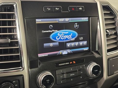 Used 2015 Ford F150 Lariat w/ Equipment Group 502A Luxury AWD/4WD image 19