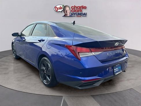 Used 2023 Hyundai Elantra SEL w/ Cargo Package image 3