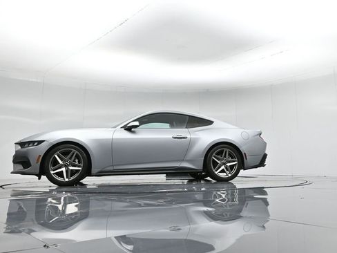 Used 2024 Ford Mustang Premium image 8