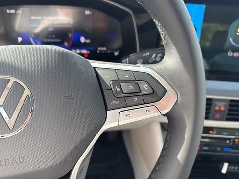 Certified 2025 Volkswagen Jetta SE image 16