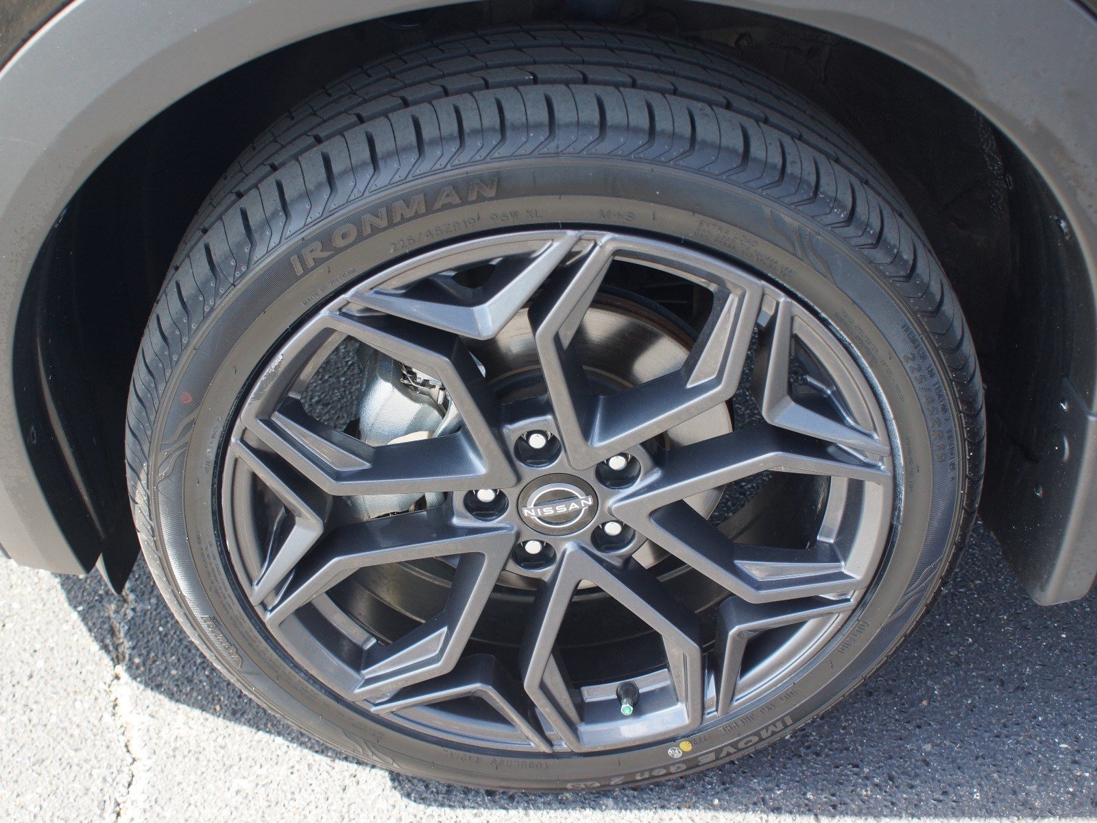 Used 2025 Nissan Kicks SR w/ Illumination Package AWD/4WD image 24