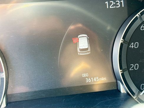 Used 2022 Toyota Highlander XLE image 12