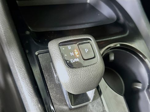 Used 2025 Nissan Rogue SV image 24