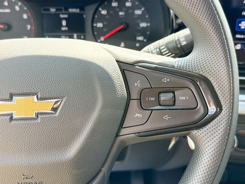 Used 2026 Chevrolet Trax LS FWD image 35