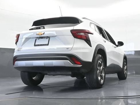 Used 2024 Chevrolet Trax LT FWD image 54