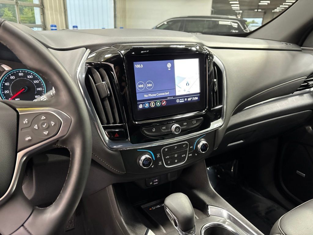 Used 2023 Chevrolet Traverse LT w/ LT Premium Package AWD/4WD image 16